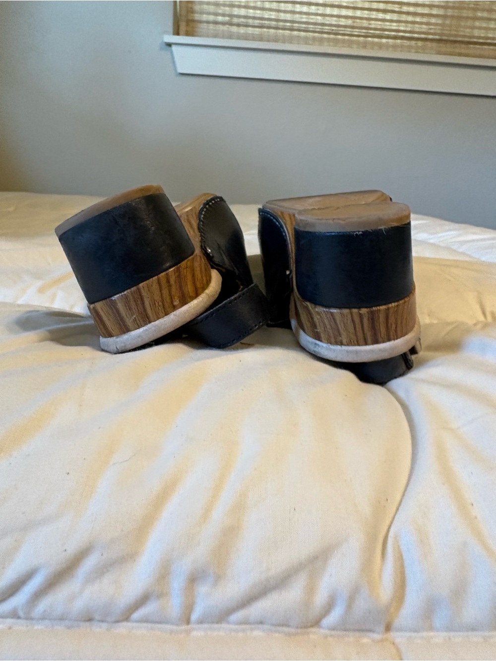 Dansko Black Leather Slingback Clog Heels with Wood-Effect Block Heel - Picture 4 of 9